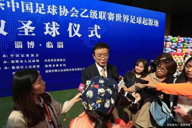 韩德君17分辽宁胜广州 郭艾伦领取冠军戒指